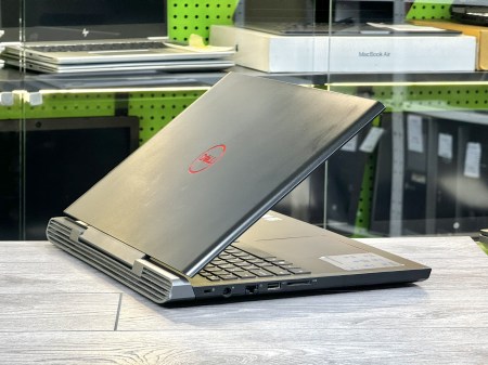 Dell Inspiron 15 7577 41